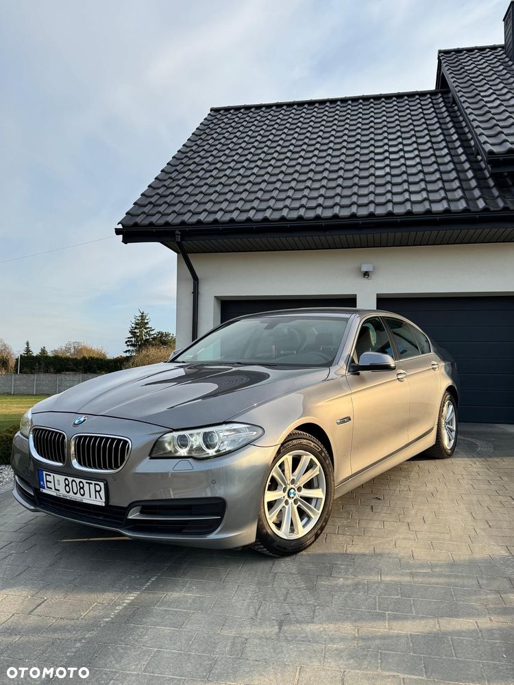 BMW Seria 5 525d xDrive - 11