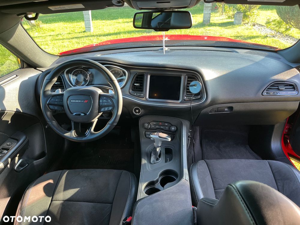Dodge Challenger 5.7 R/T - 8