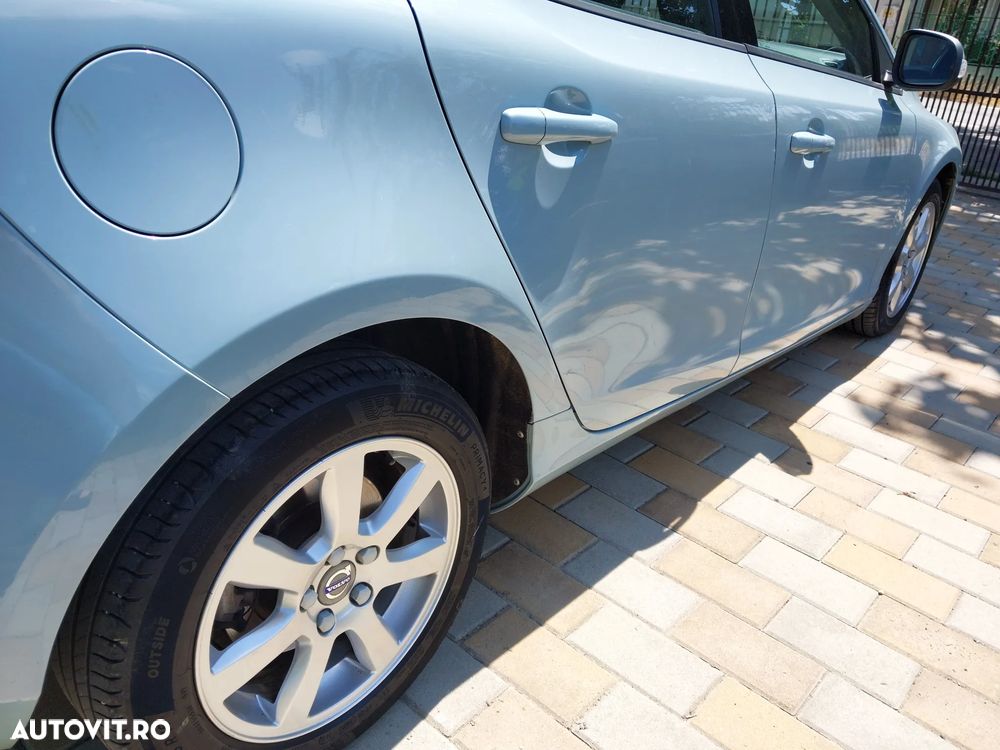 Volvo V40 D2 Aut. Momentum - 14
