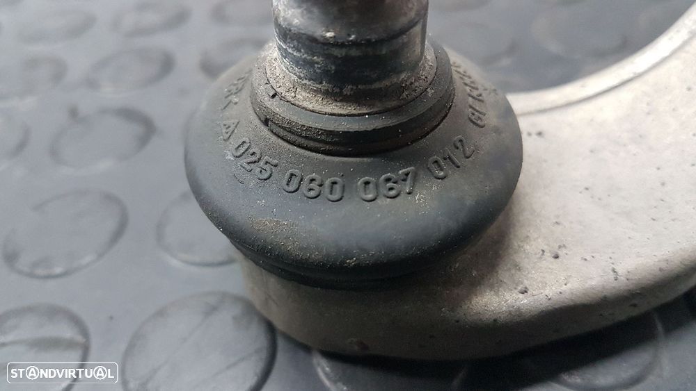 BRAÇO SUSPENSÃO SUPERIOR FRENTE ESQUERDO AUDI A8 (4E2) 4.0 TDI QUATTRO - 2