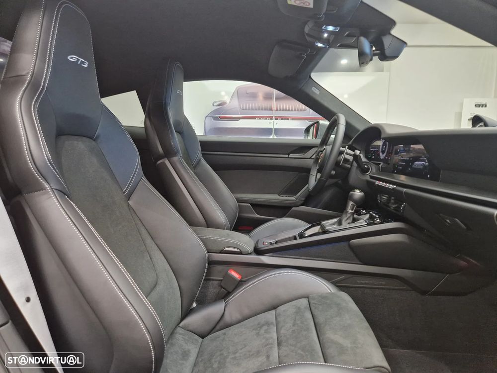 Porsche 911 (992) GT3 PDK - 25
