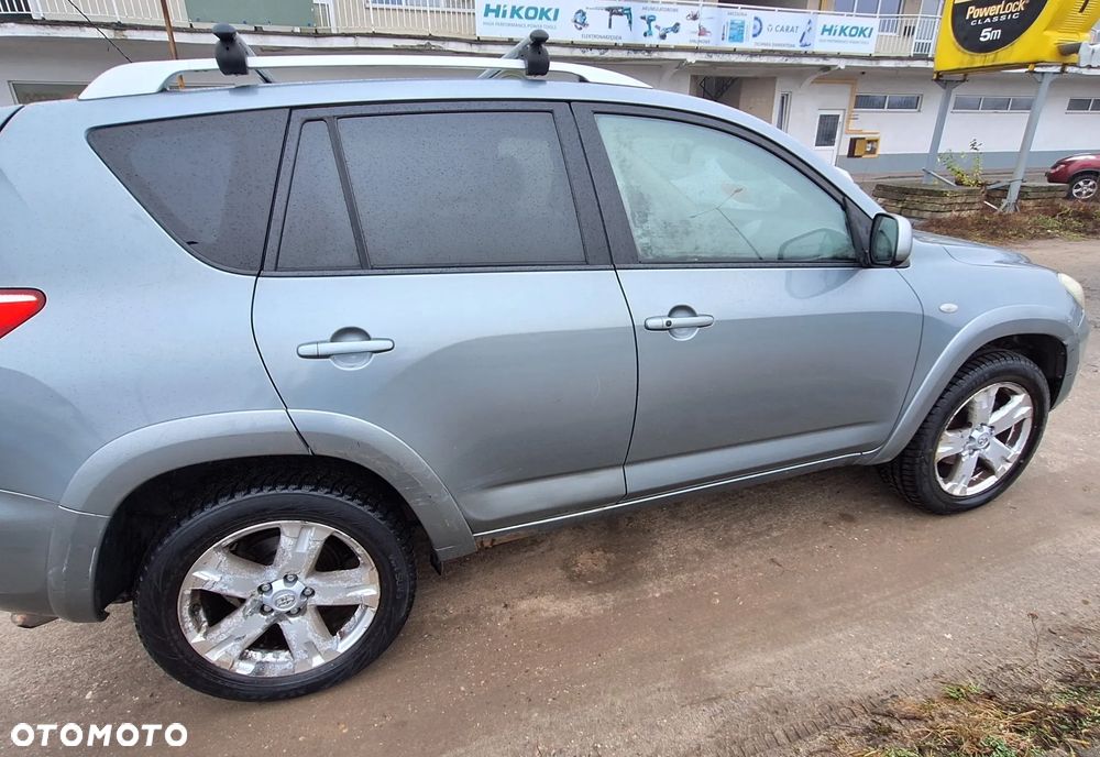 Toyota RAV4 - 7