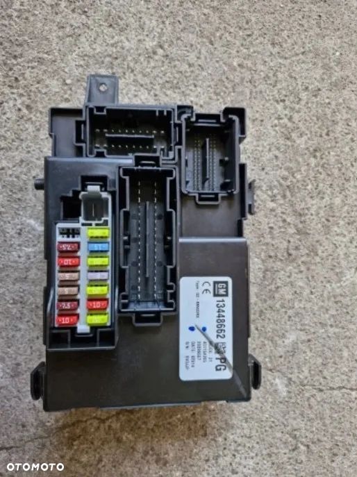 Sterownik moduł BSI skrzynka bezpieczników Opel Meriva B II 13448662 PG PIN