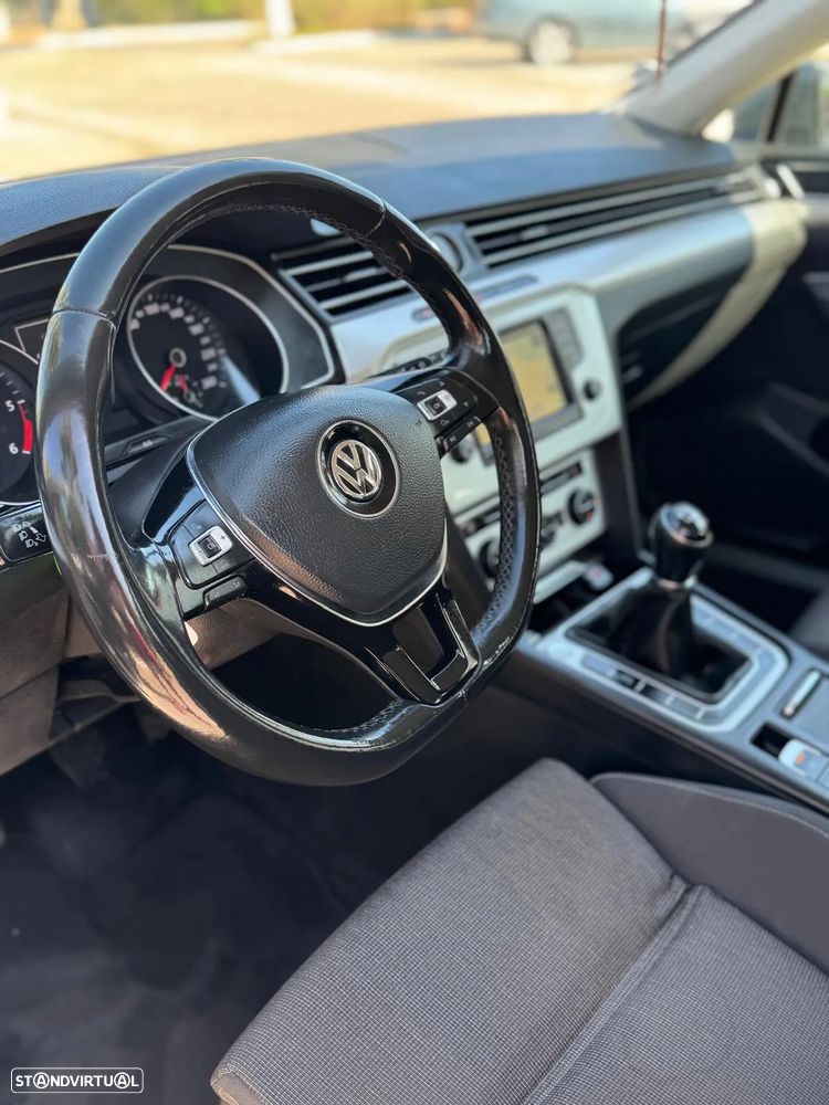 VW Passat Variant 1.6 TDI Confortline - 28