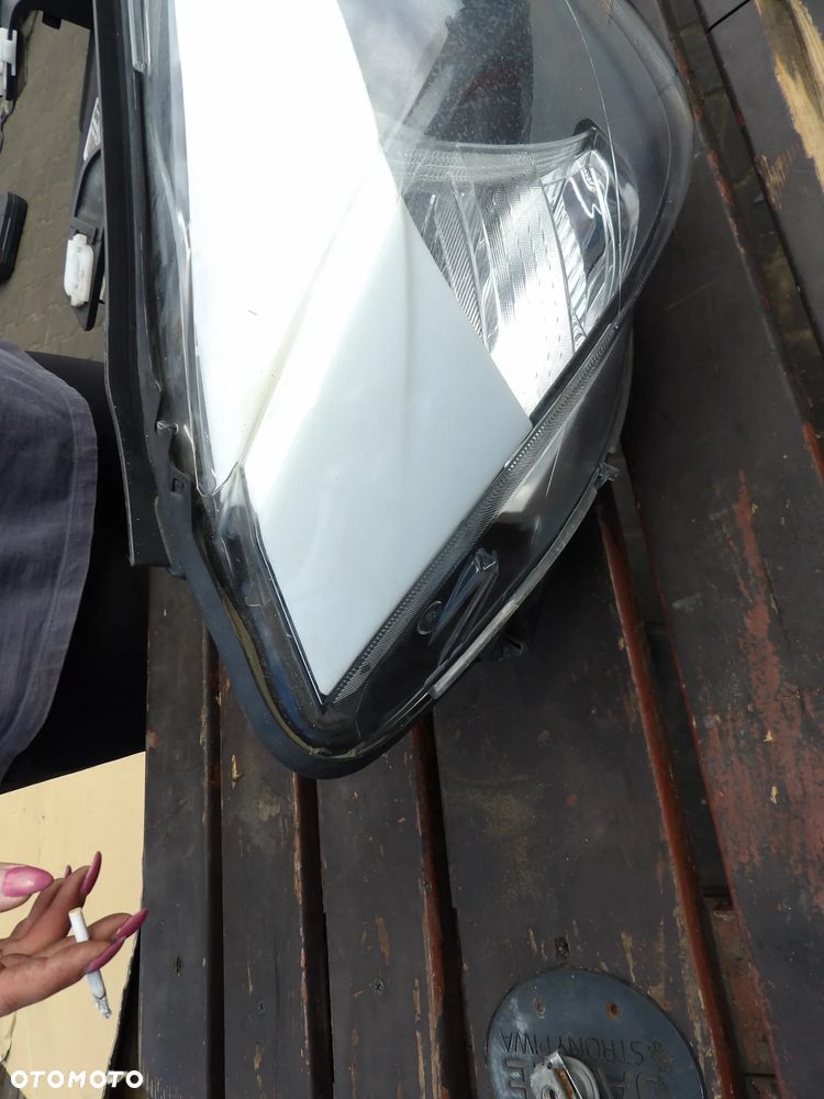 BMW - E84,X1 - PRAWA LAMPA PRZEDNIA - UK - 2990004 - 4