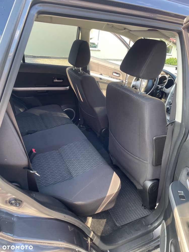 Suzuki Grand Vitara 2.4 Premium - 11