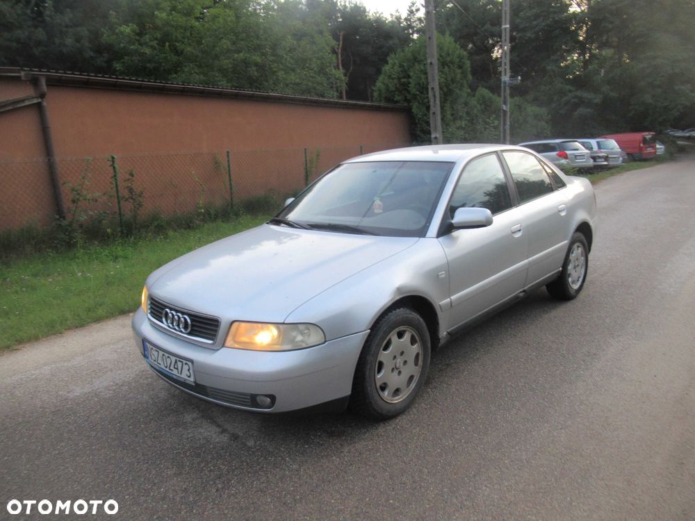 Audi A4 Limousine - 1