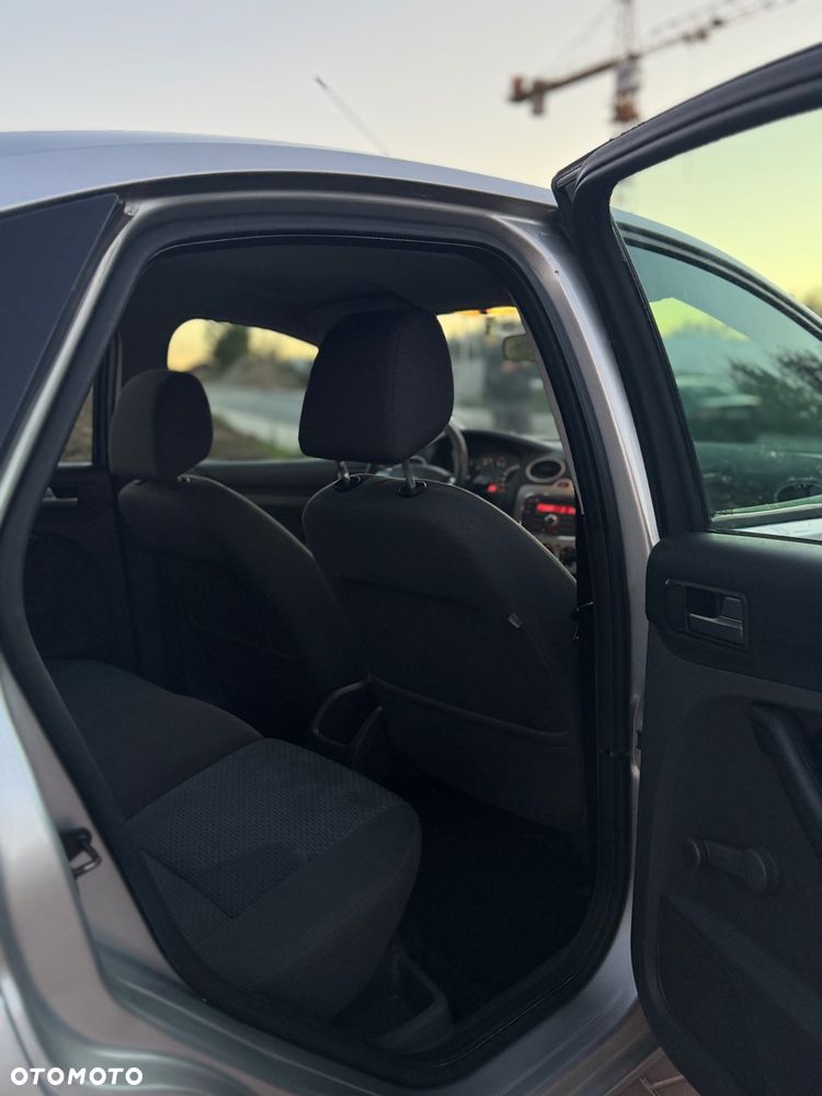 Ford Focus - 10