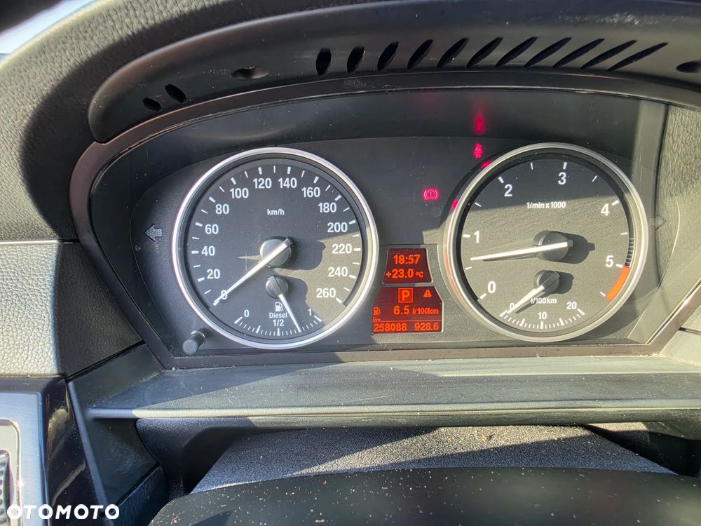 BMW Seria 5 525d Edition Exclusive - 14