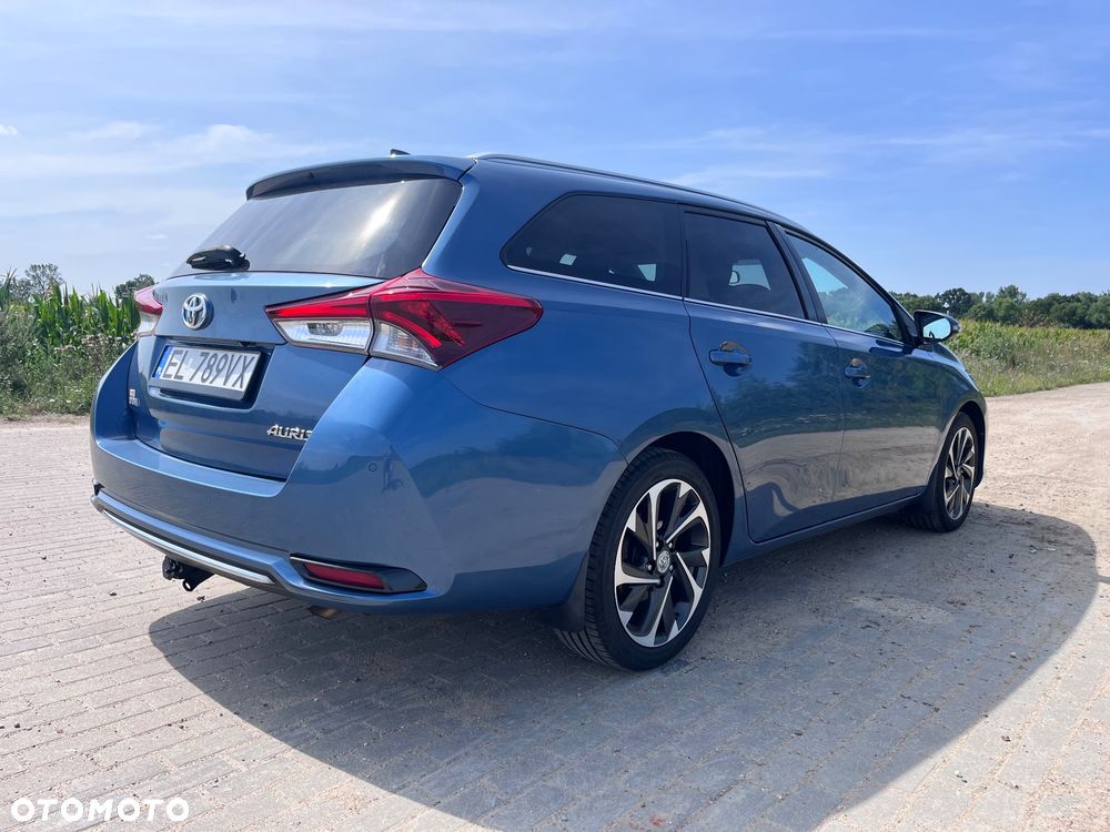 Toyota Auris 1.6 Premium + - 10