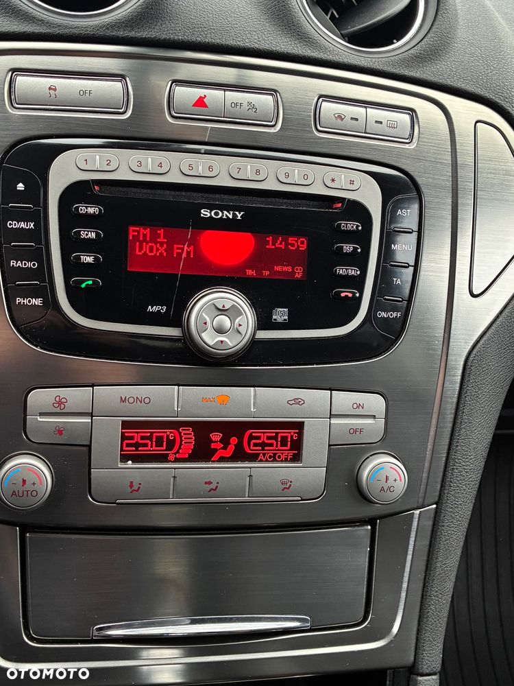 Ford Mondeo 2.5 Titanium - 11