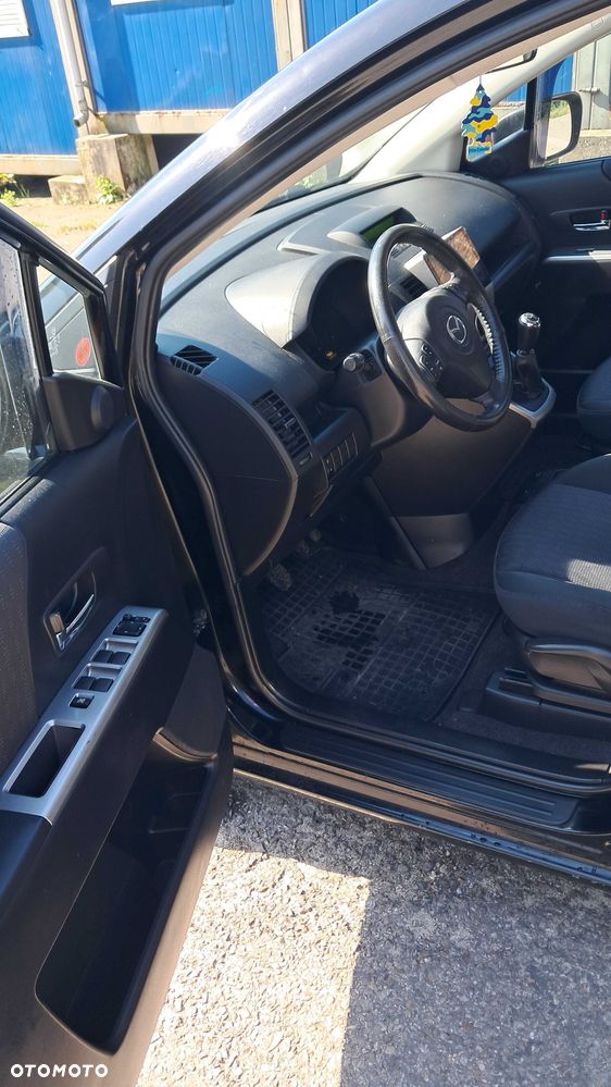 Mazda 5 - 6