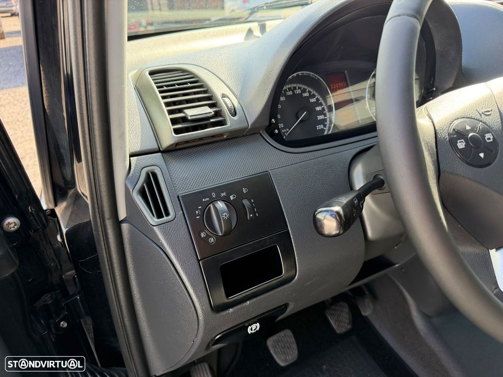 Mercedes-Benz Vito 5 LUGARES - 26