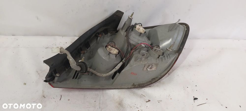 .  TYL TYLNA LAMPA LEWA HYUNDAI COUPE 2 - 5