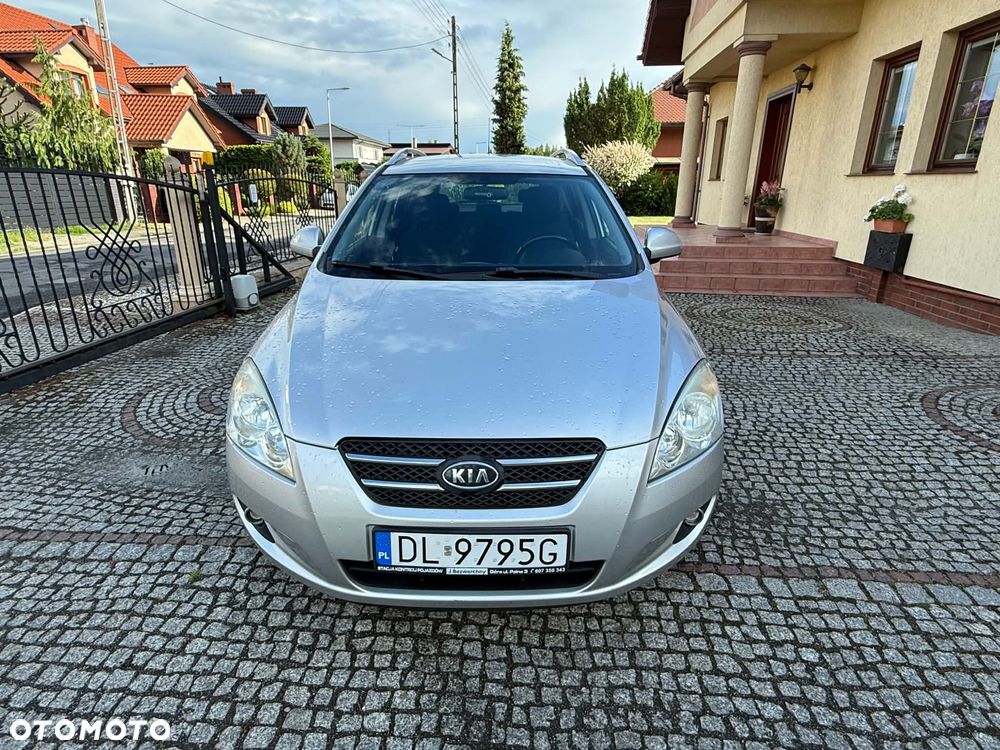 Kia Ceed 1.6 Crdi Comfort - 1
