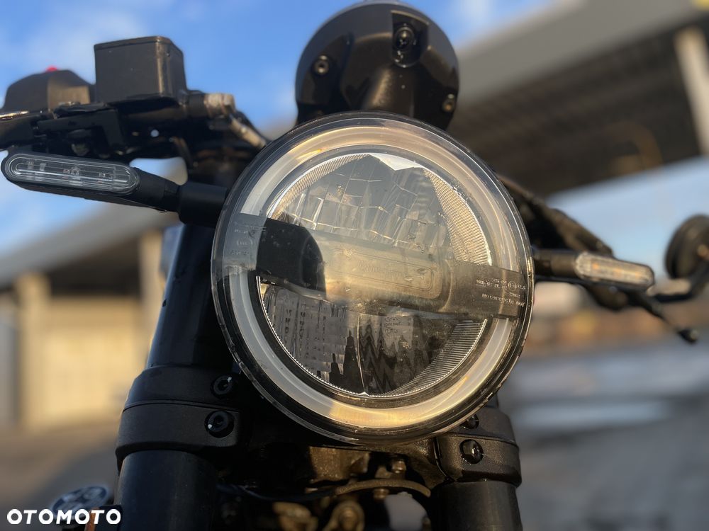 Husqvarna Vitpilen - 25