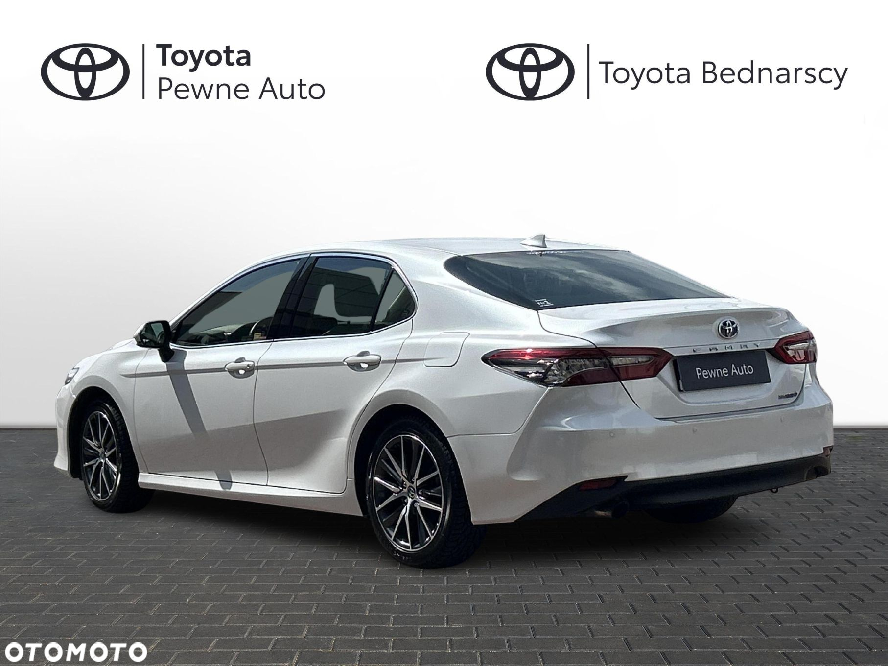 Toyota Camry - 5