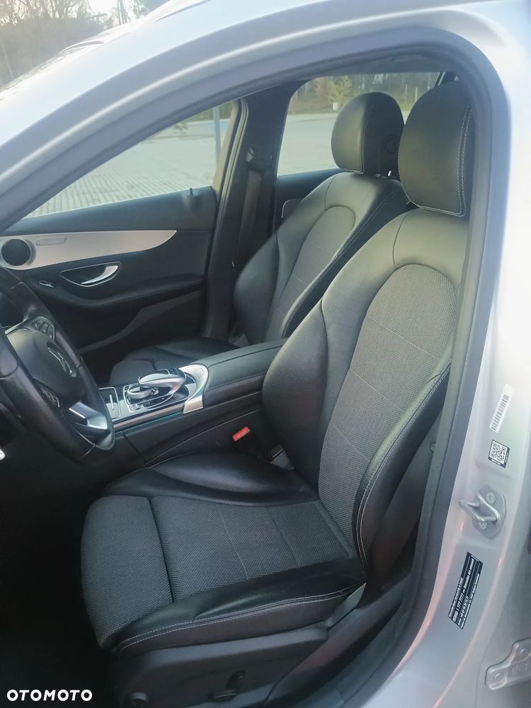 Mercedes-Benz Klasa C 200 4Matic 9G-TRONIC Avantgarde - 23