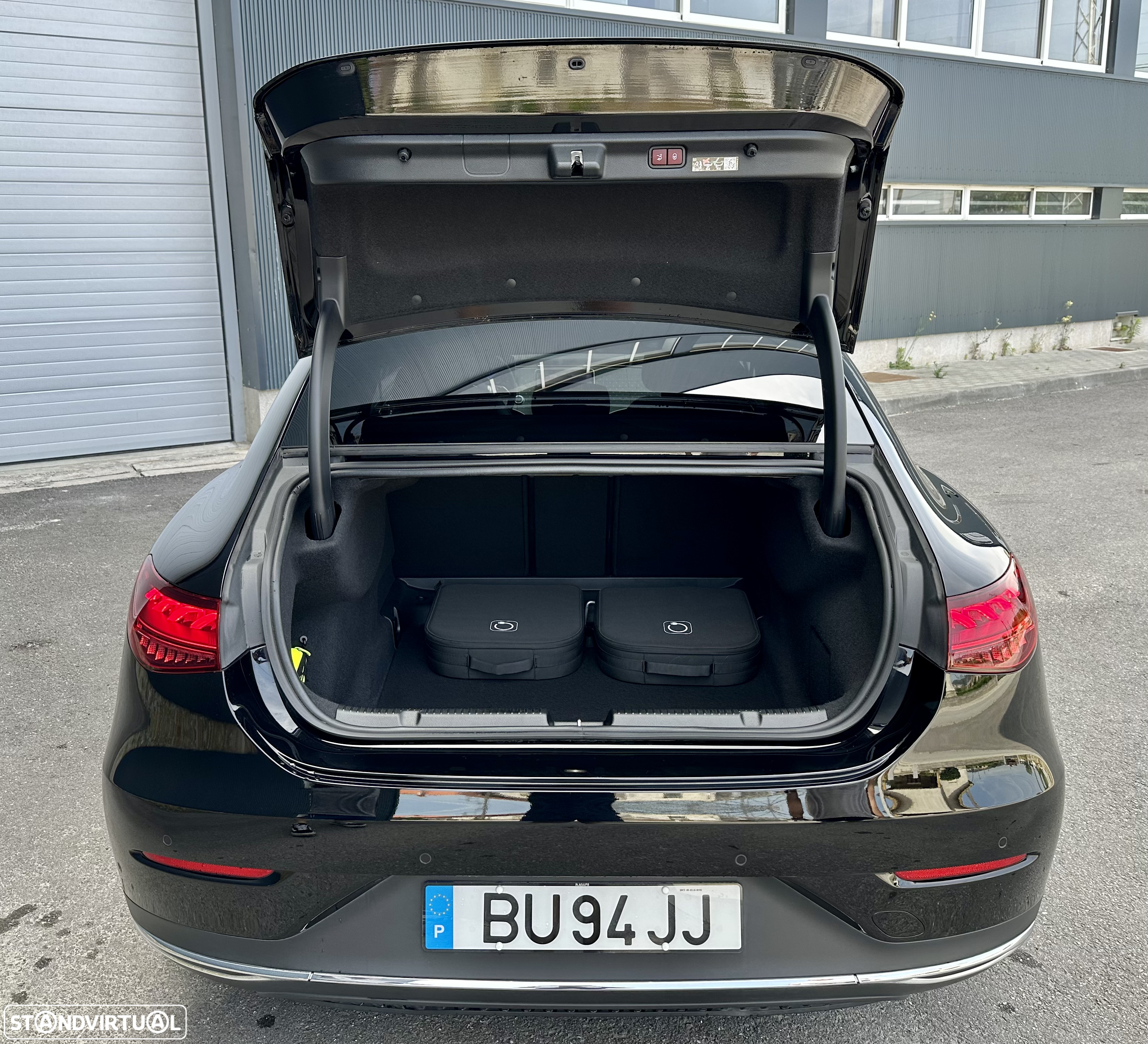 Mercedes-Benz EQE 300 Edition Electric Art - 8