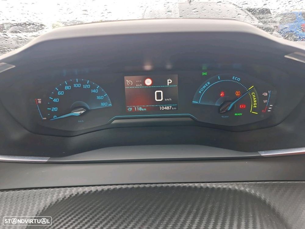 Peugeot e-208 Allure - 11