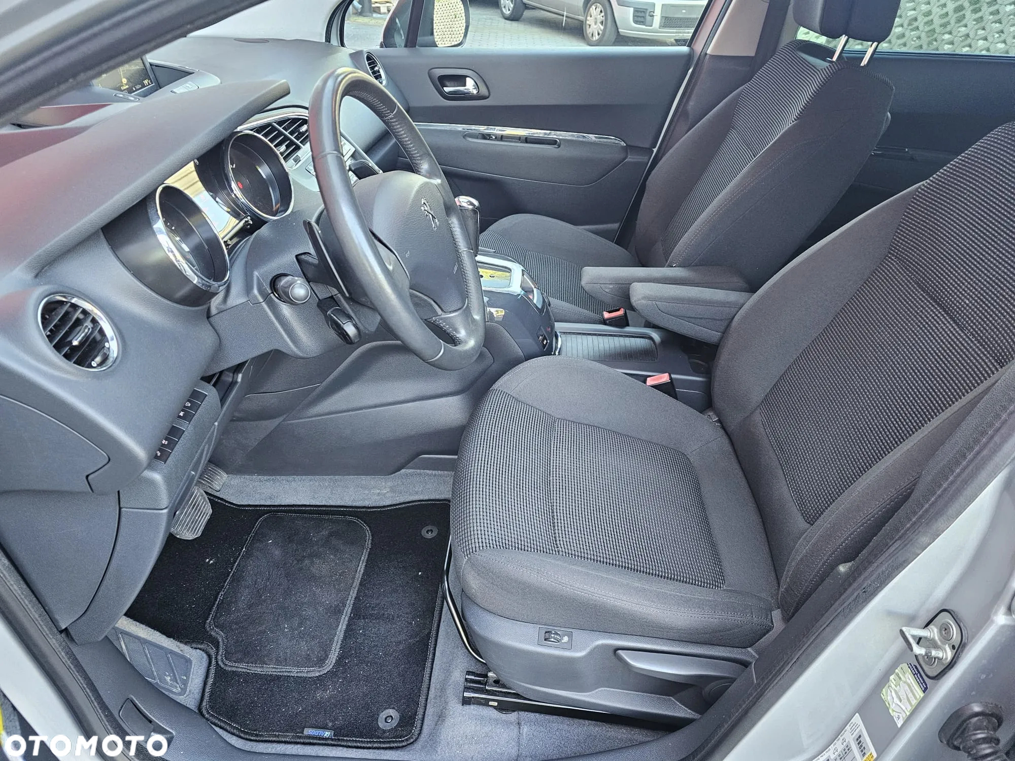 Peugeot 5008 e-HDI 115 ETG6 Stop&Start Allure - 20