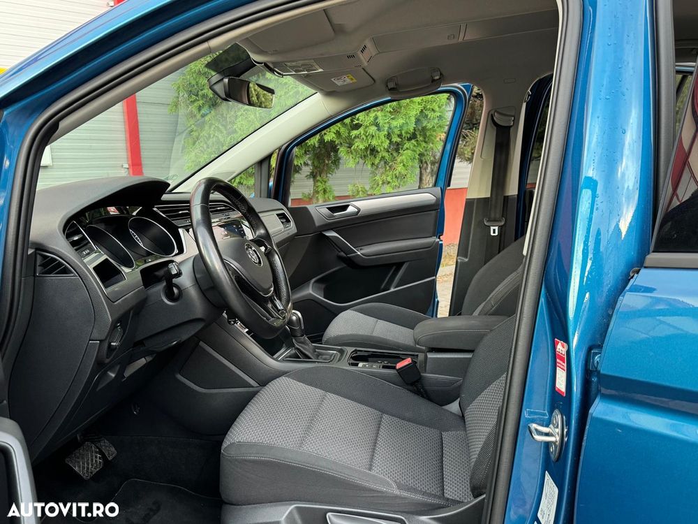 Volkswagen Touran - 20
