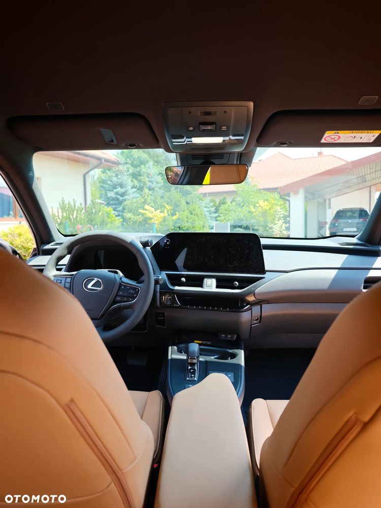 Lexus UX - 24