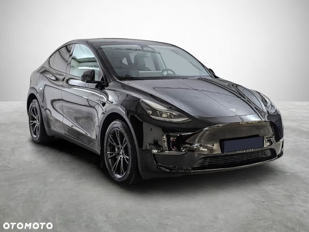 Tesla Model Y Long Range AWD - 3