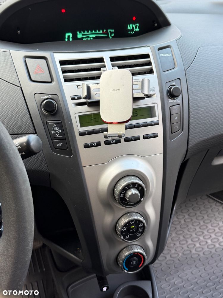 Toyota Yaris 1.0 Terra A/C - 12
