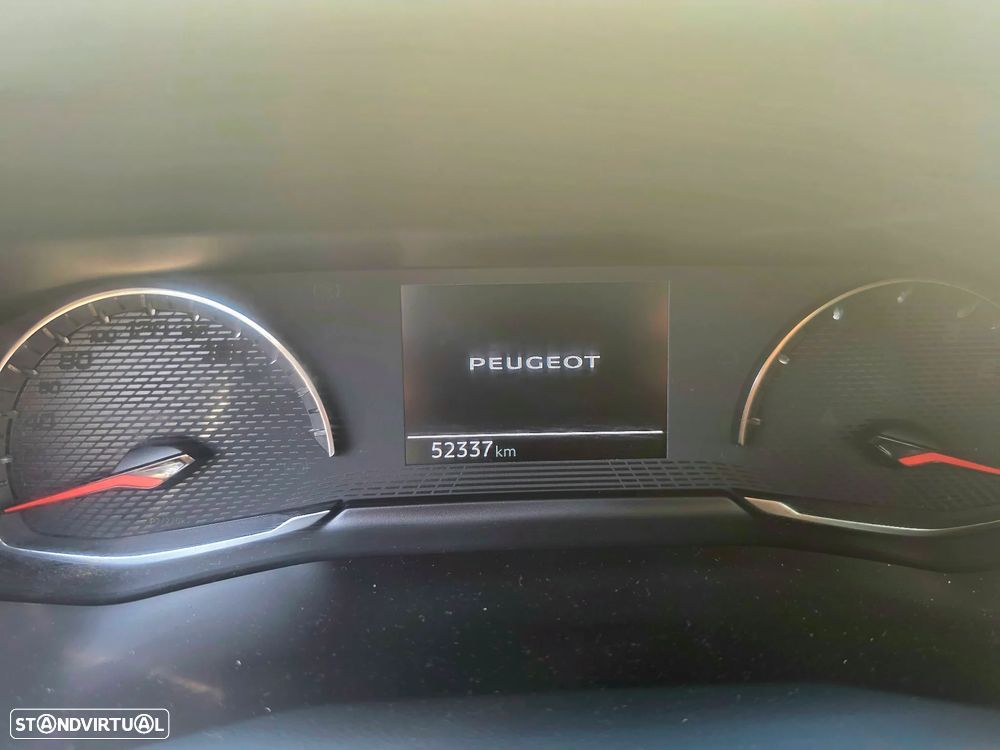 Peugeot 2008 - 8