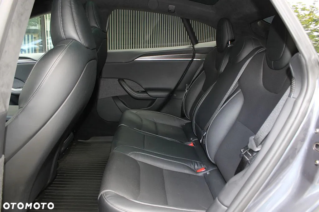 Tesla Model S Plaid - 17