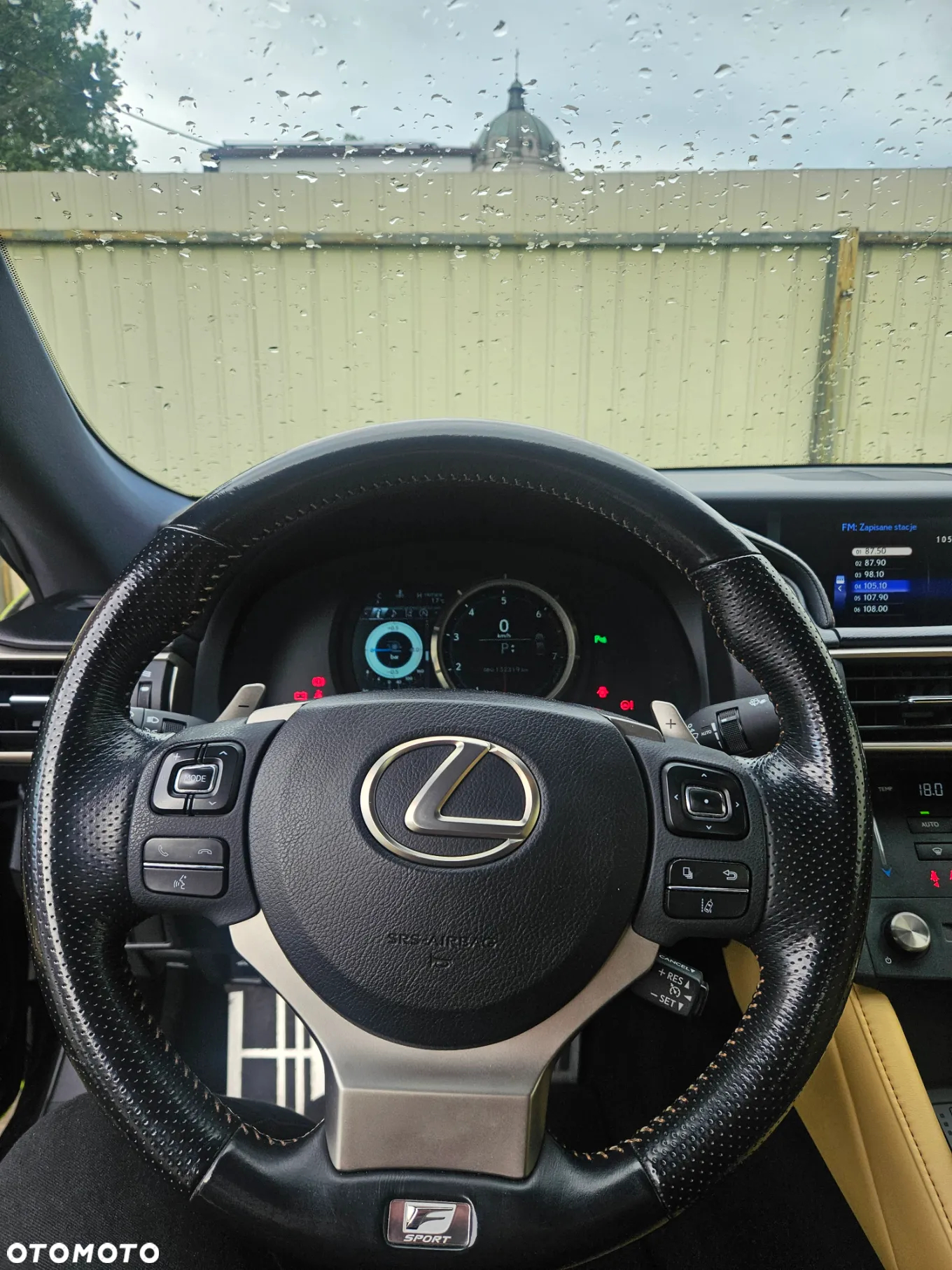Lexus RC 200t / 300 F Sport - 11