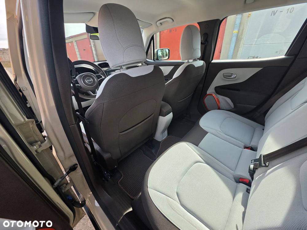 Jeep Renegade - 35