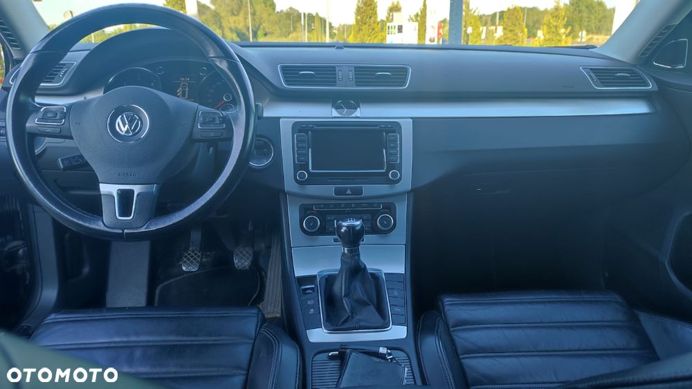 Volkswagen Passat 2.0 TDI Highline - 9
