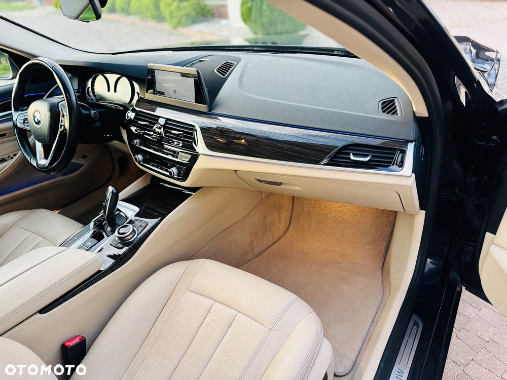 BMW Seria 5 520d Luxury Line sport - 26