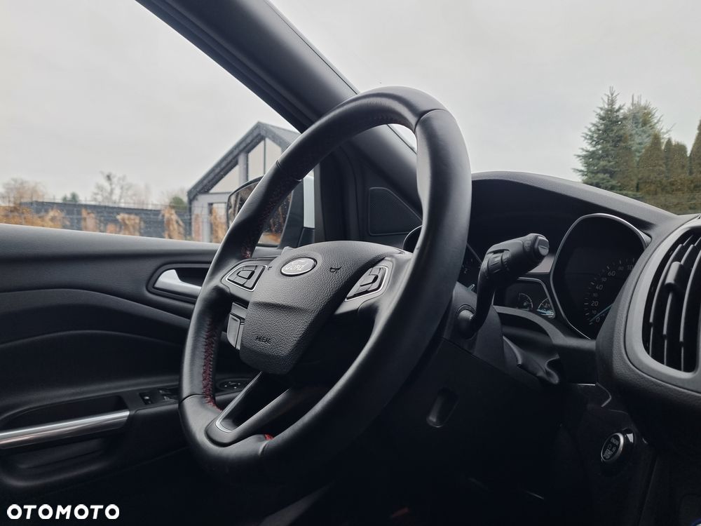 Ford Kuga 2.0 TDCi 4x2 ST-Line - 35