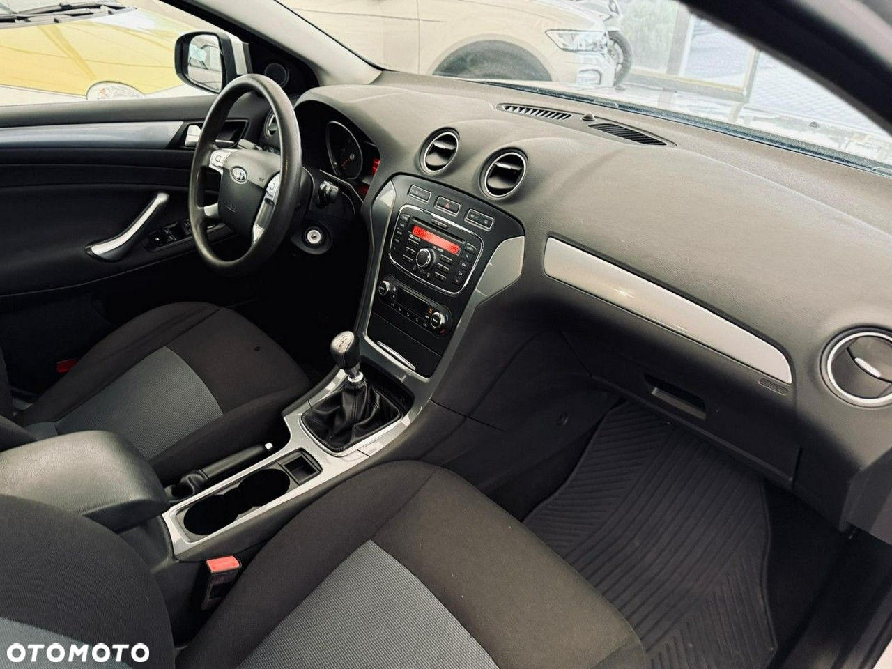 Ford Mondeo - 31