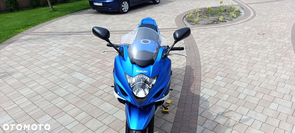Suzuki GSX - 9