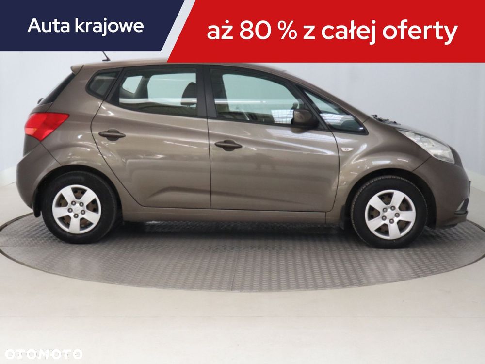 Kia Venga - 8