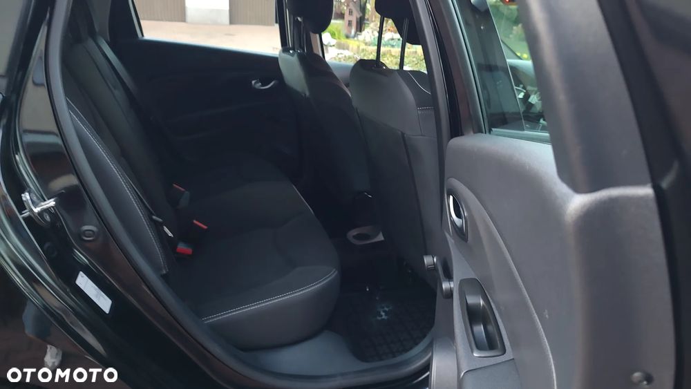 Renault Clio - 11