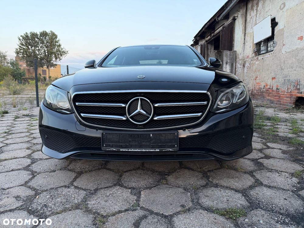 Mercedes-Benz Klasa E 220 d 9G-TRONIC Exclusive - 3