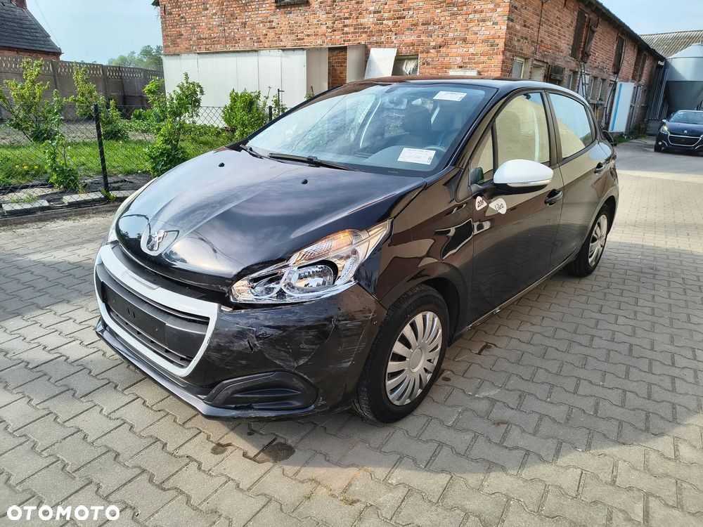 Peugeot 208 - 1