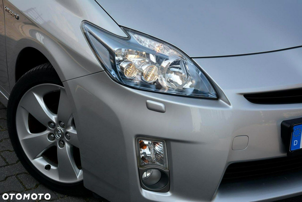 Toyota Prius 1.8 HSD Sol - 7