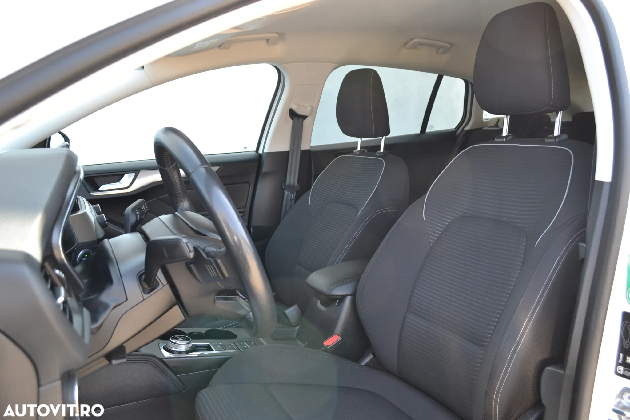 Ford Focus 1.5 EcoBlue Start-Stopp-System Aut. TITANIUM - 14