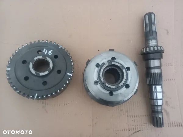 Kosz przedniego napędu Z46 przystawka Massey Ferguson 6170 - 1