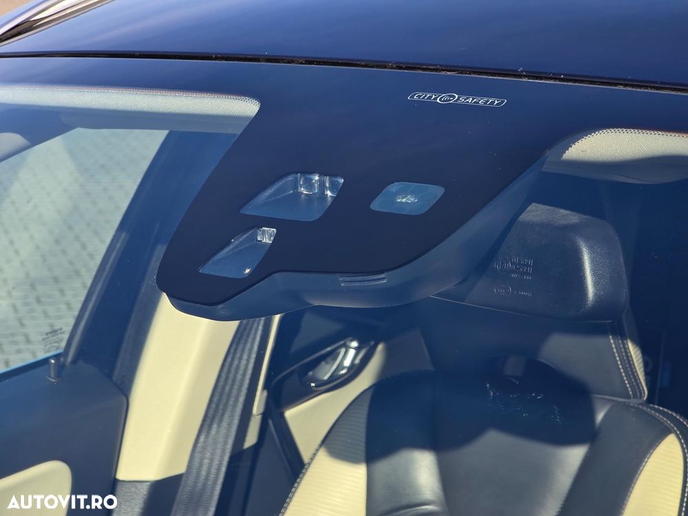 Volvo XC 60 DRIVe R Design - 24