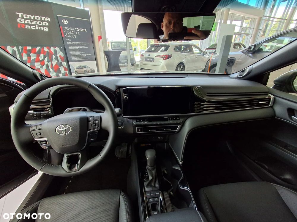Toyota Camry 2.5 Hybrid Dynamic Force Executive e-CVT - 12