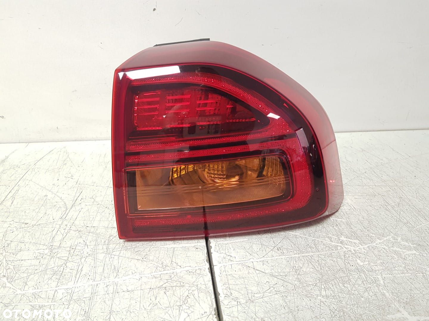 LAMPA TYLNA TYŁ PRAWA  KIA NIRO LIFT 19-22  92402-G5500 - 2
