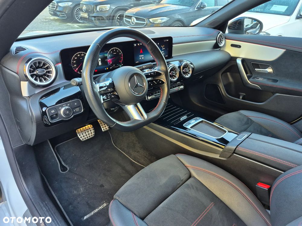Mercedes-Benz CLA 200 AMG Line 7G-DCT - 14