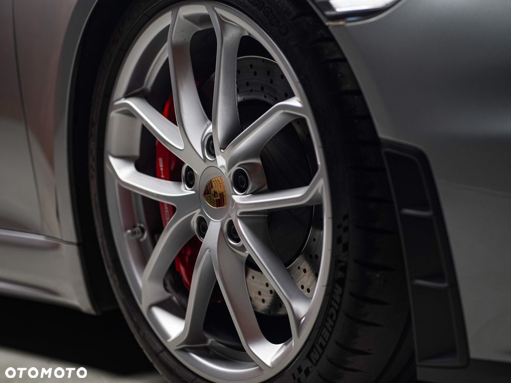 Porsche 718 Boxster Spyder - 10